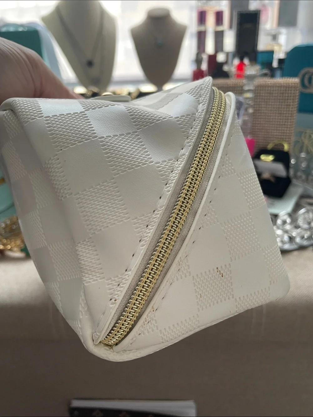 ✨White Check-Pattern Cosmetic Travel Case✨Large size Preloved